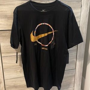 NIKE TEE